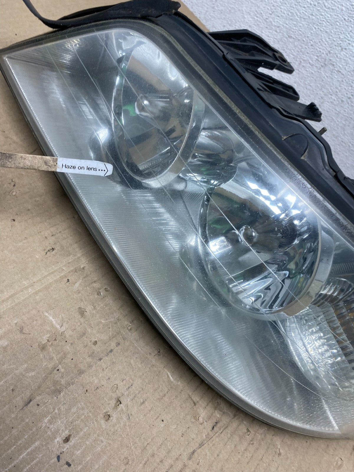 2005 to 2011 Lincoln Town Car Left Driver LH Side Headlight AE7025 DW4