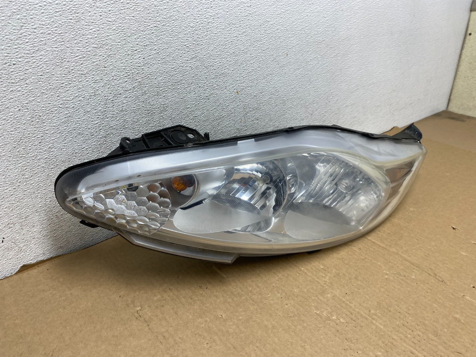 2011 2012 2013 Ford Fiesta Left Driver LH Halogen Headlight AG2007 DW2