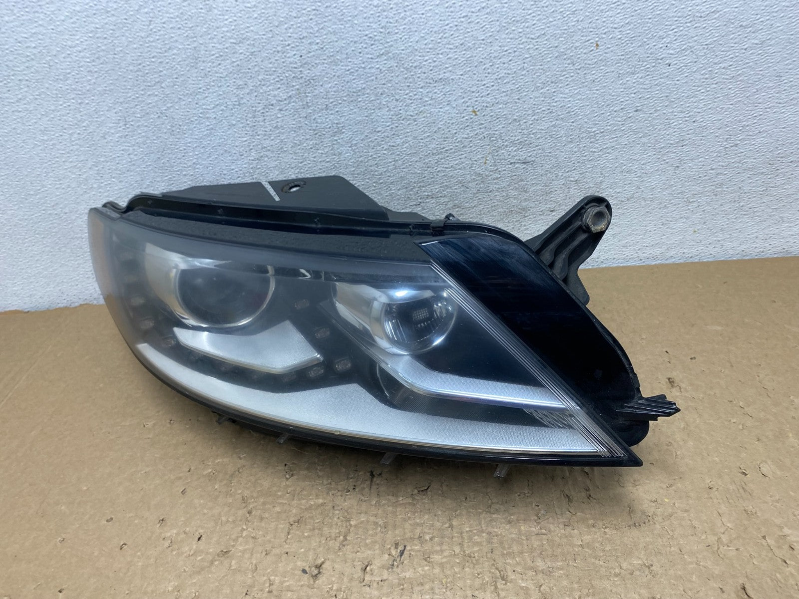 2013-2017 Volkswagen CC Right Passenger HID Headlight AFS Adaptive LED AF8377 DG1