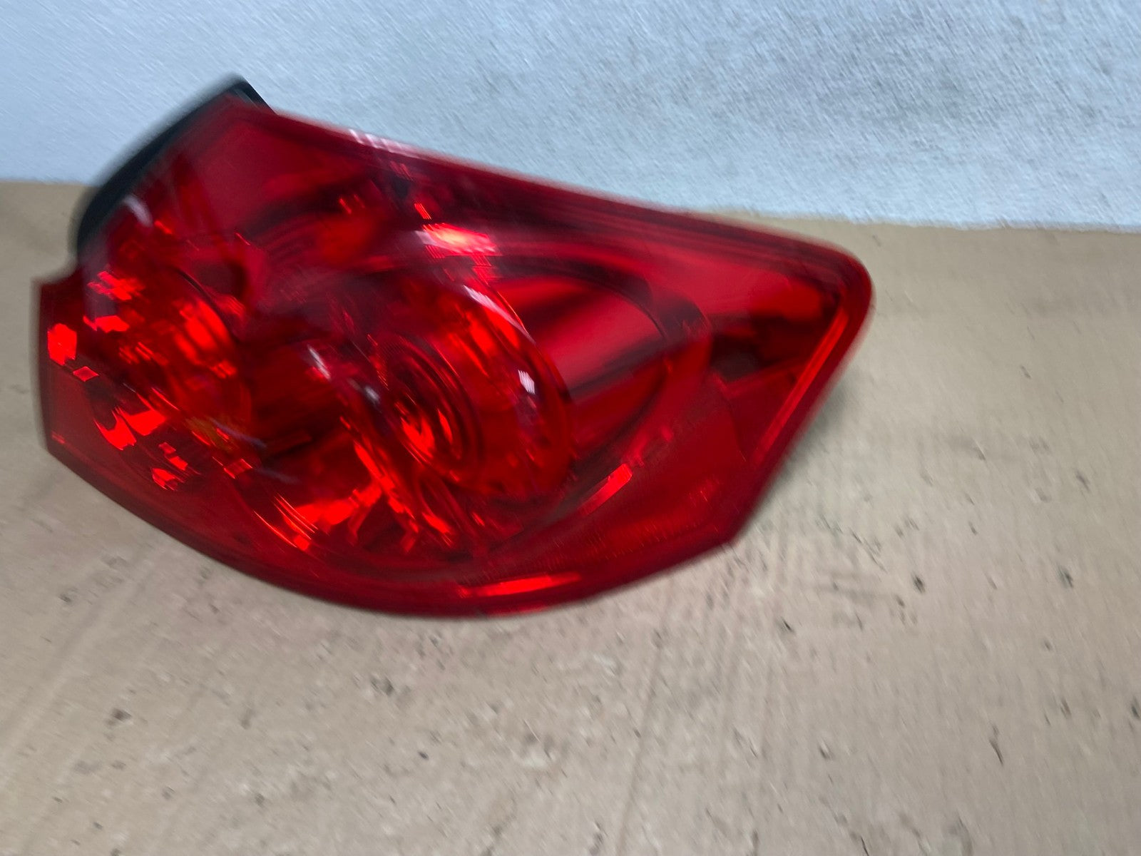 2007 to 2013 Infiniti G35 G37 Sedan Right Passenger Rh Tail Light AE9344 LK1
