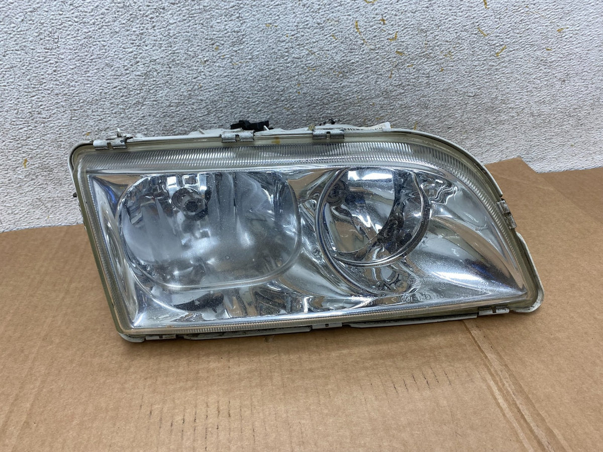2000 - 2004 Volvo S40 Right Passenger RH Halogen Headlight AI3746 DW0