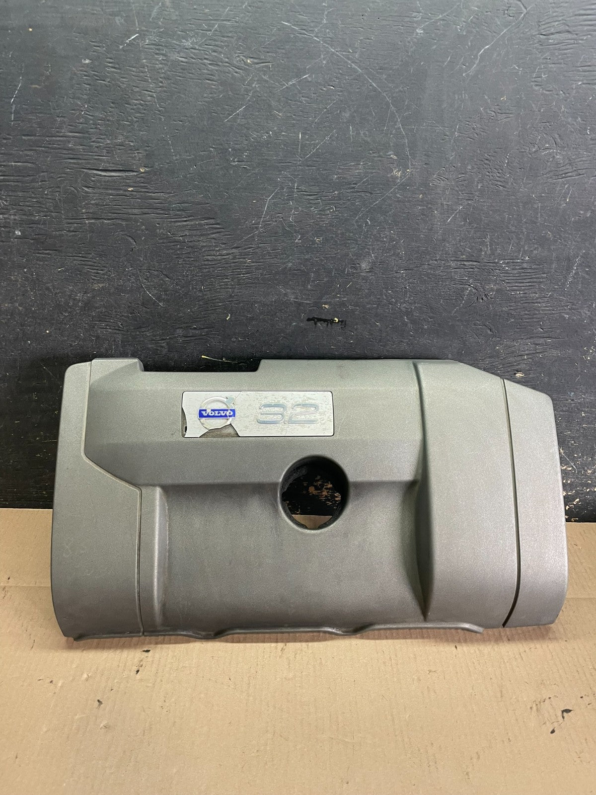 2007 to 2014 Volvo XC90 OEM 3.2L Upper Top Engine Motor Dust Cover Oem z8359 DG0