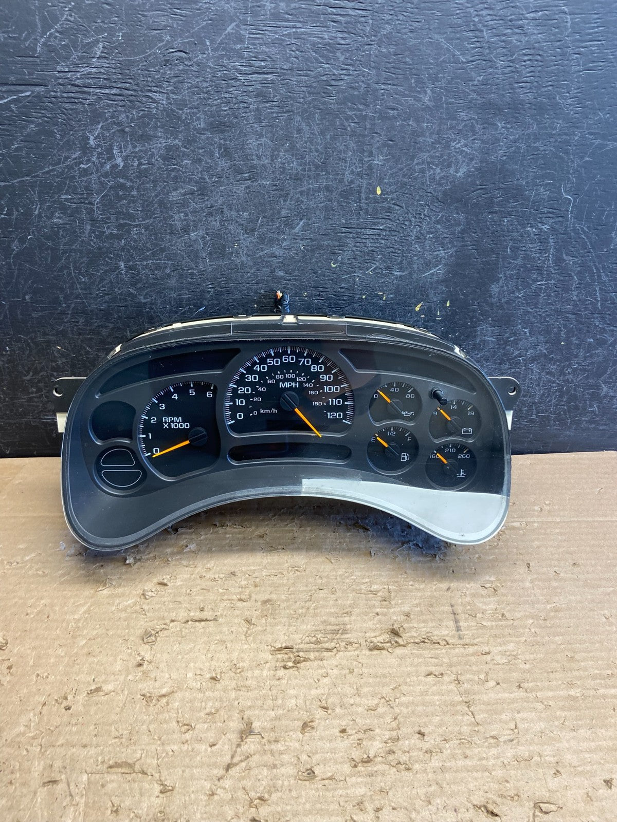 2003 to 2006 Chevrolet Silverado Speedometer Instrument Cluster ag8786 DG0