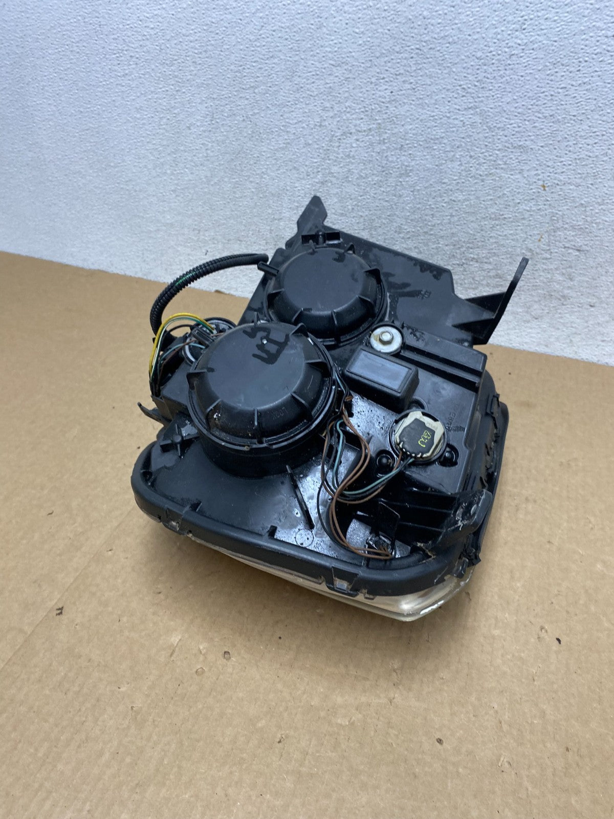 2010 to 2015 GMC Terrain Halogen Passenger Right Rh Side Headlight AF9556 DW6