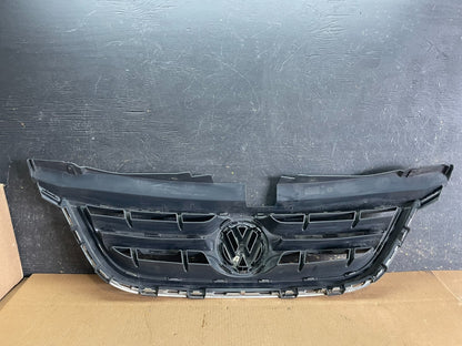 2009 to 2014 Volkswagen Routan Front Upper Grill Grille OEM z8242 DG6