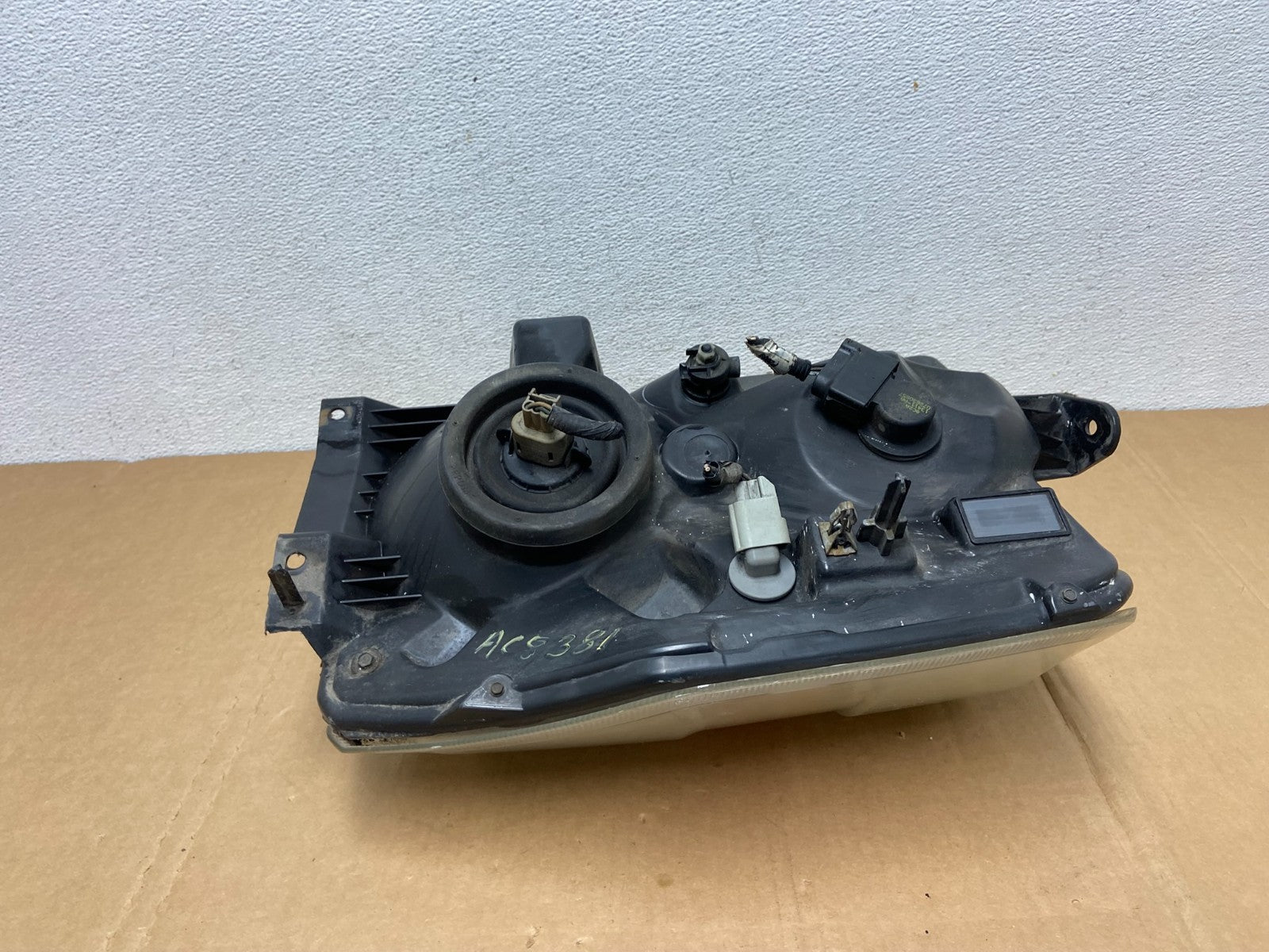 2008-2014 Ford Econoline E150 E250 E350 Right Passenger Headlight AC8381 DW9