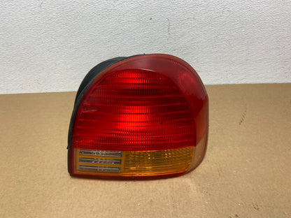 1999 2000 2001 Hyundai Sonata Right Passenger Rh Side Tail Light Oem AB9974 DW0