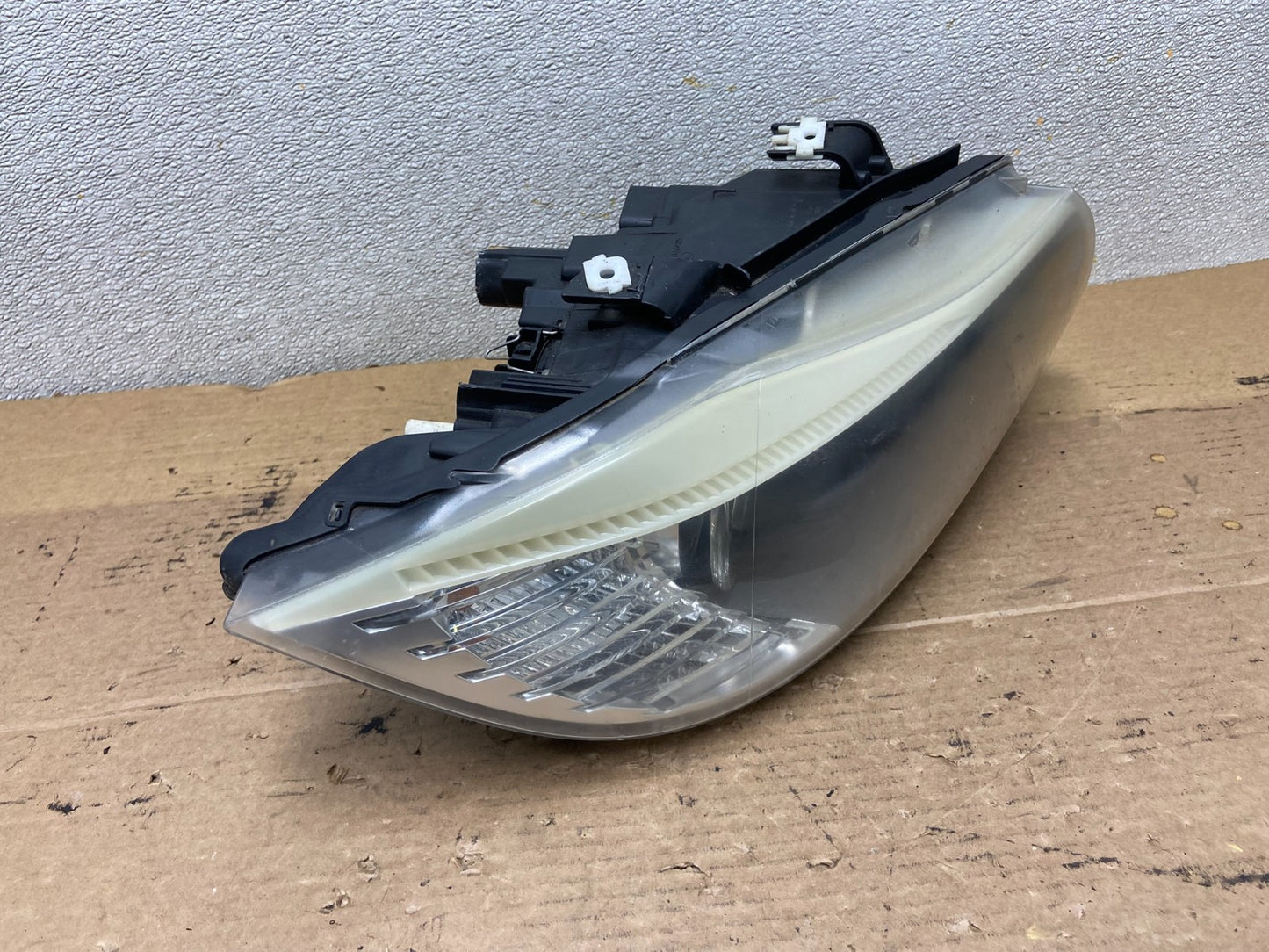 2009-2011 BMW 3 Series 328i 4/D Sedan Headlight Halogen Right Passenger AB3382 D2
