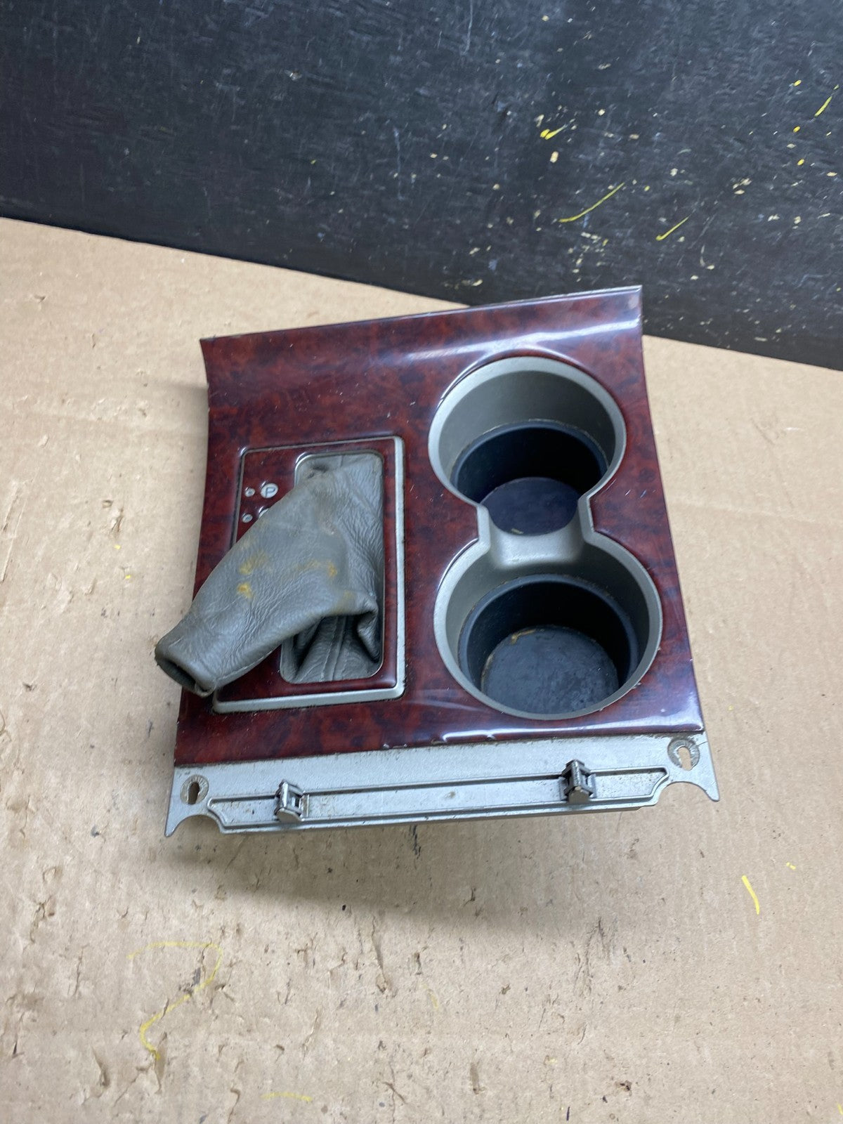 2003 to 2004 Lincoln Navigator Floor Shifter Gear Cup Holder Bezel T4798 PS0