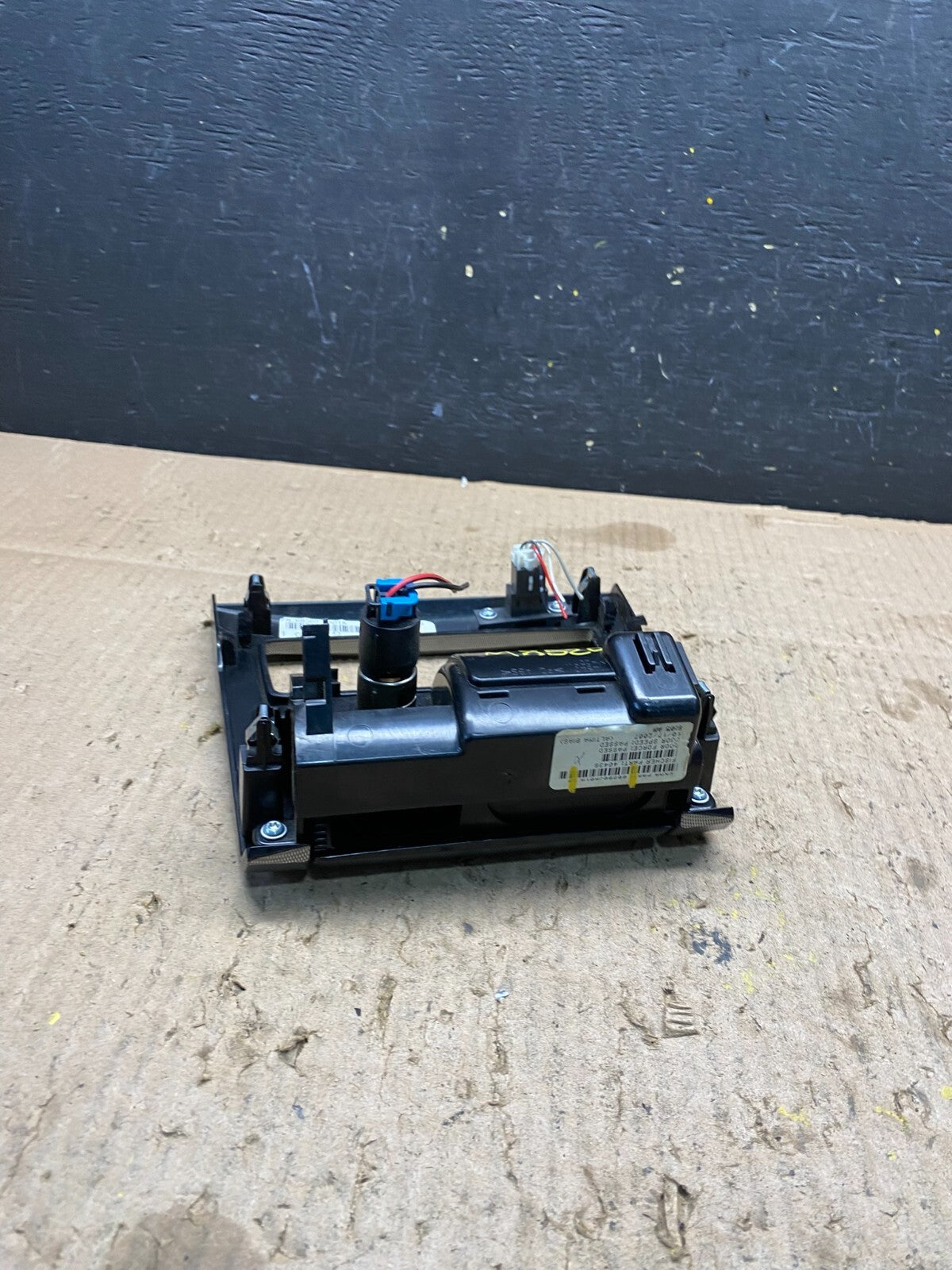 2007-2009 Nissan Altima Center Dash Radio Ash Tray Bezel Trim M8520 DG6
