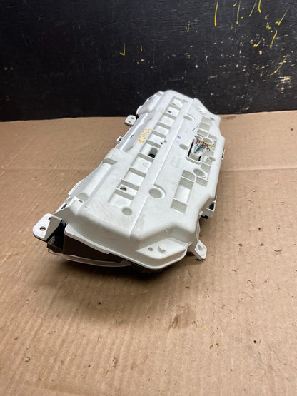 2004 2005 Toyota Sienna Speedometer Cluster Gauge Y2407  DG5