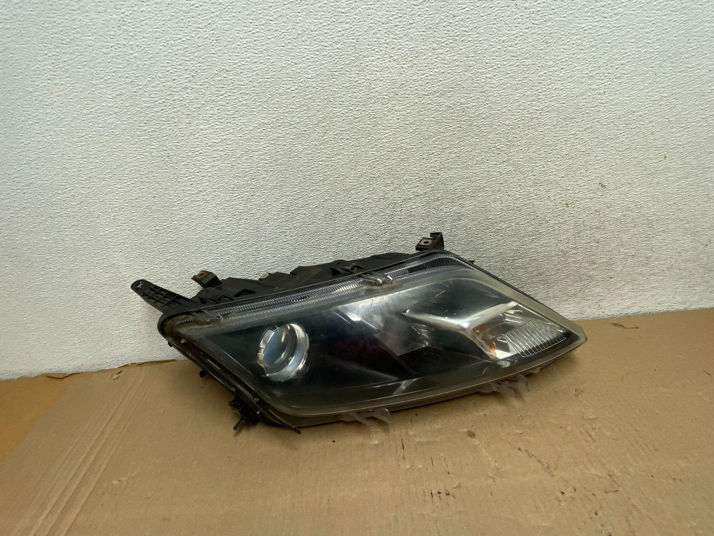2010 2011 2012 Ford Fusion Right Passenger RH Headlight Halogen AG7925 DW0