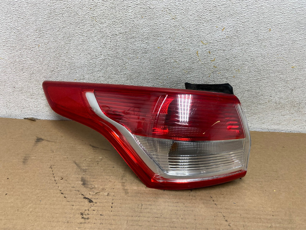 2013 to 2016 Ford Escape Left Driver LH Side Tail Light AH4297 LK0