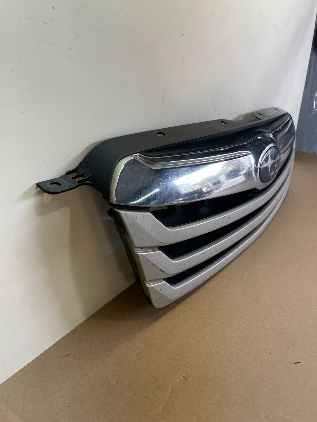 2010-2012 Subaru Legacy Outback Wagon Front Grill Grille AI0699 DW2