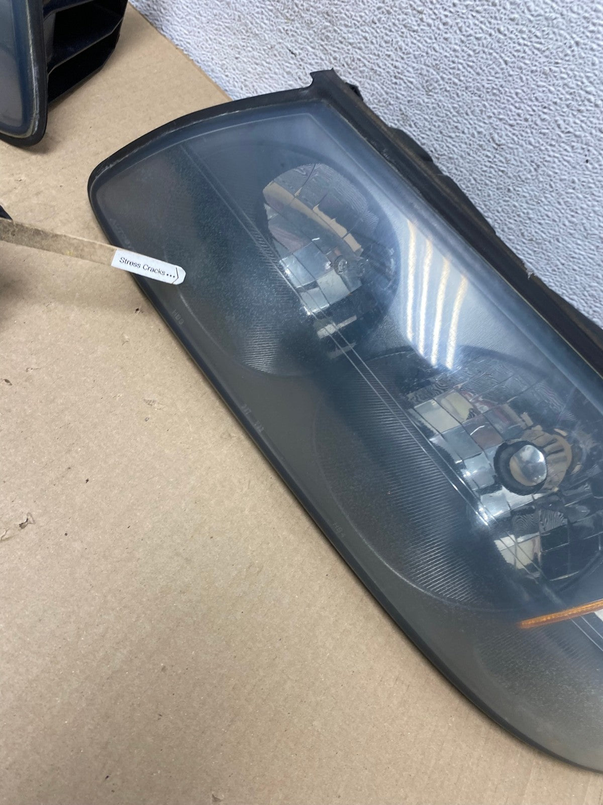 2000 to 2005 Chevrolet Impala Left+Right Set Headlights Halogen AE9501 LK4