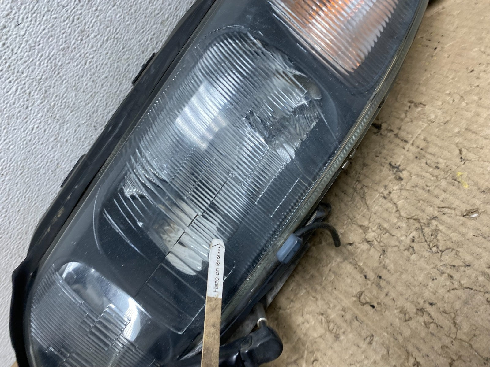 2001 to 2004 Volvo S60 Left Driver LH Headlight Halogen AF7123 DW3
