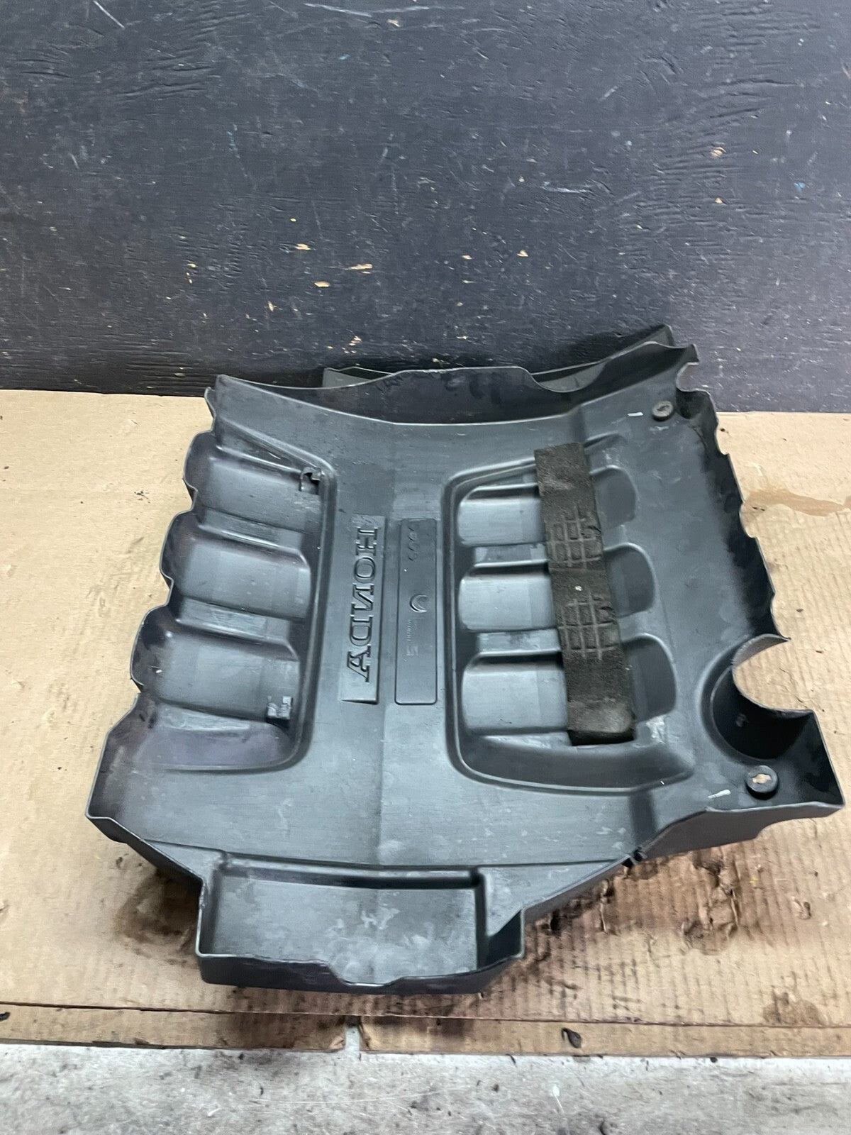 2005 to 2007 Honda Odyssey Black Engine Cover M9000 DG6