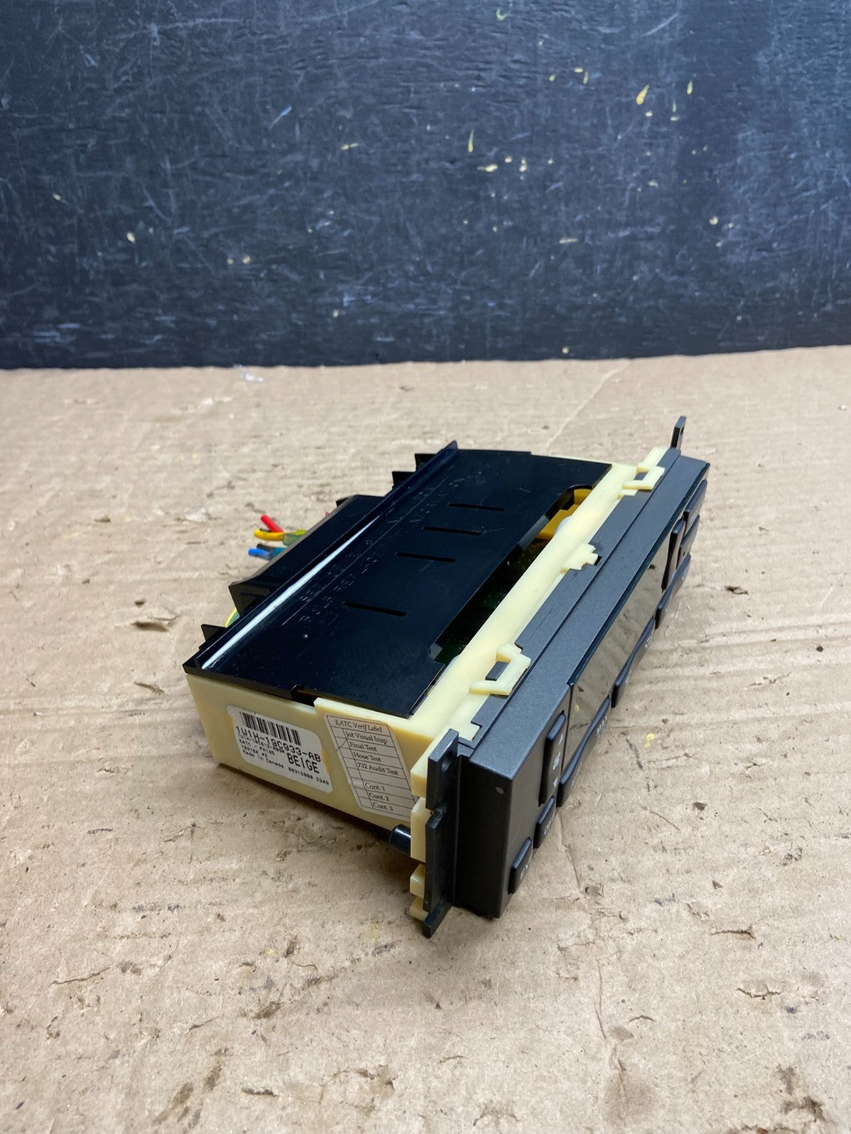 1998 to 2002 Lincoln Town Car Climate Control Panel AF2353 DG1