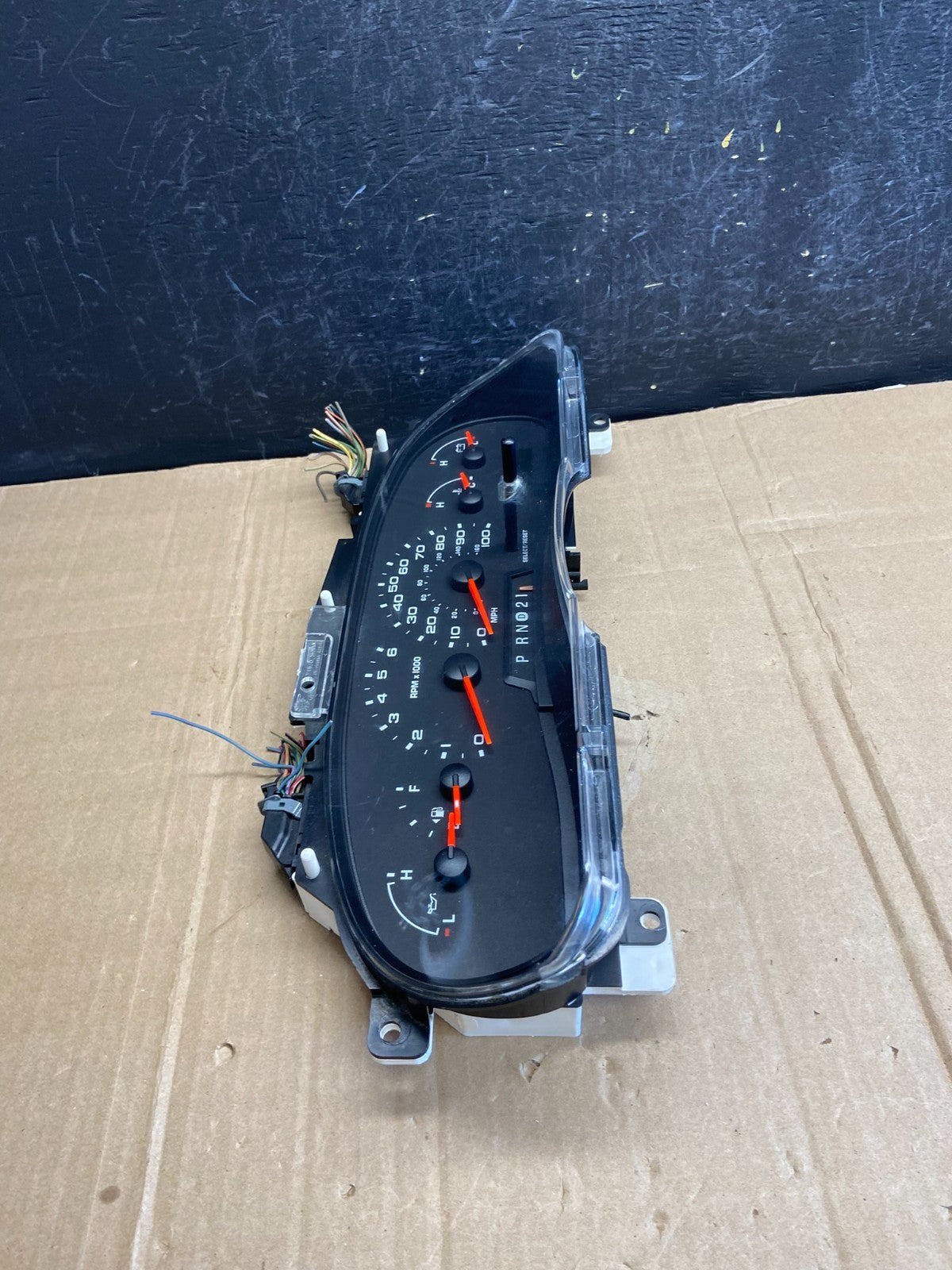 2006 Ford E350 Gauge Speedometer Cluster ad7078 DG1