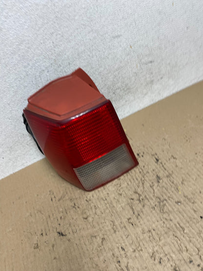 2004-2005 Mitsubishi Endeavor Left Driver LH Tail Light AF7126 DW2
