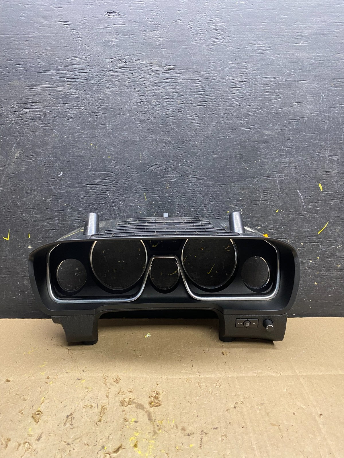 2013 to 2016 GMC Acadia Speedometer Dash Cluster Bezel 23190307 OEM u5464 DG0