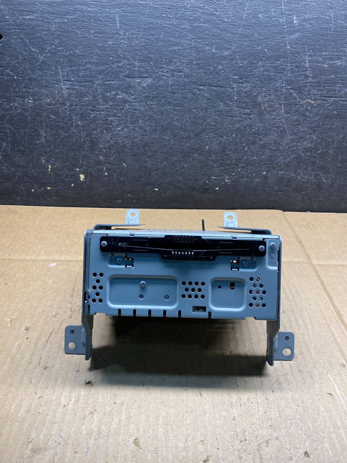 2016 2017 Ford Taurus Radio Stereo CD Player Receiver AM FM Audio ai9950 DG0