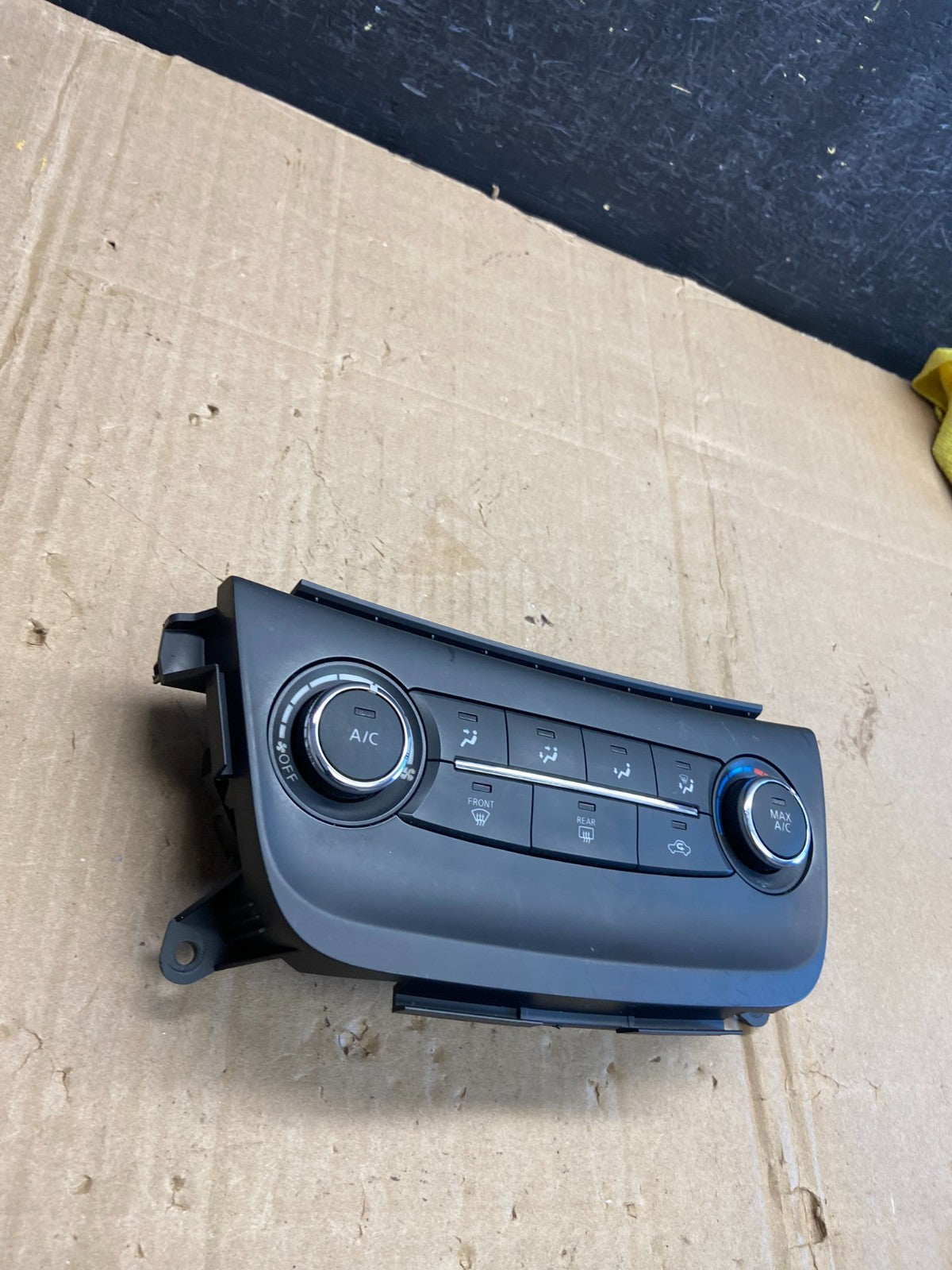 2015-2017 Nissan Sentra Climate Control Unit Heater Ac Temperature ae1685 DG1