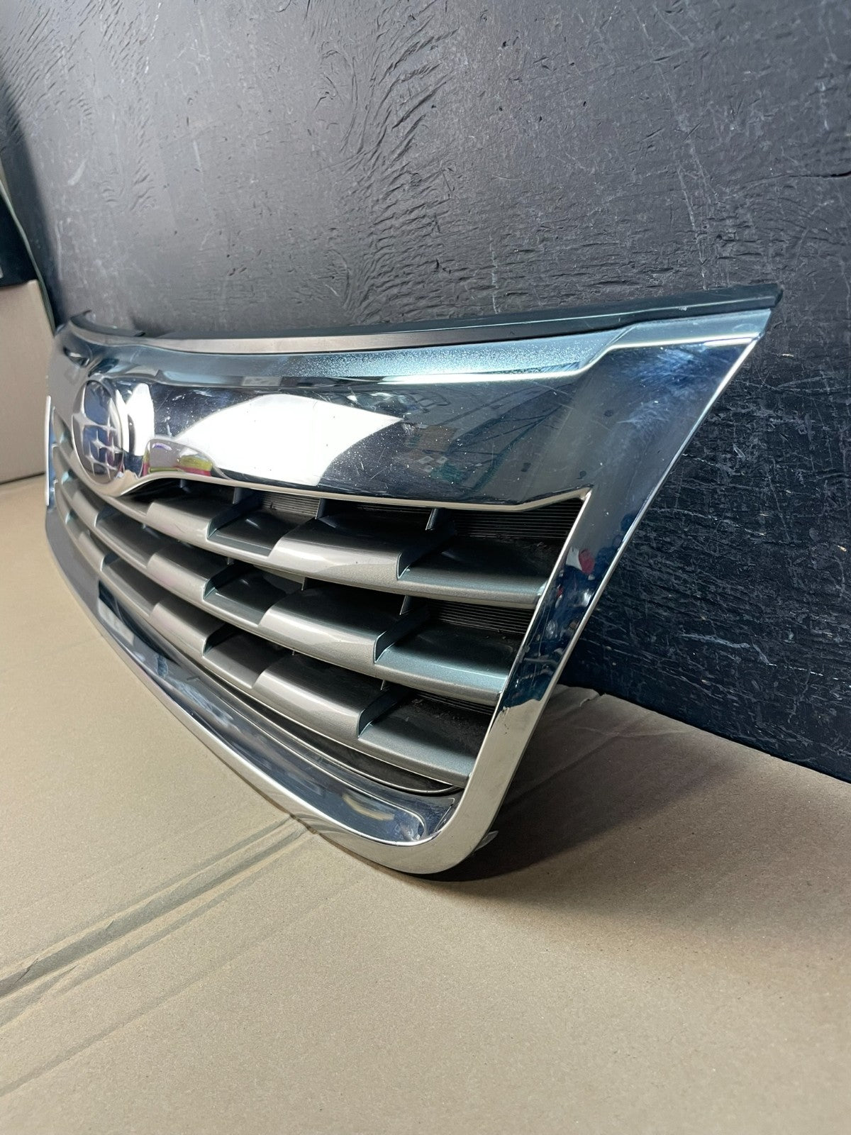 2009 2010 Subaru Forester Front Upper Chrome Grille Grill AD8303 DG1