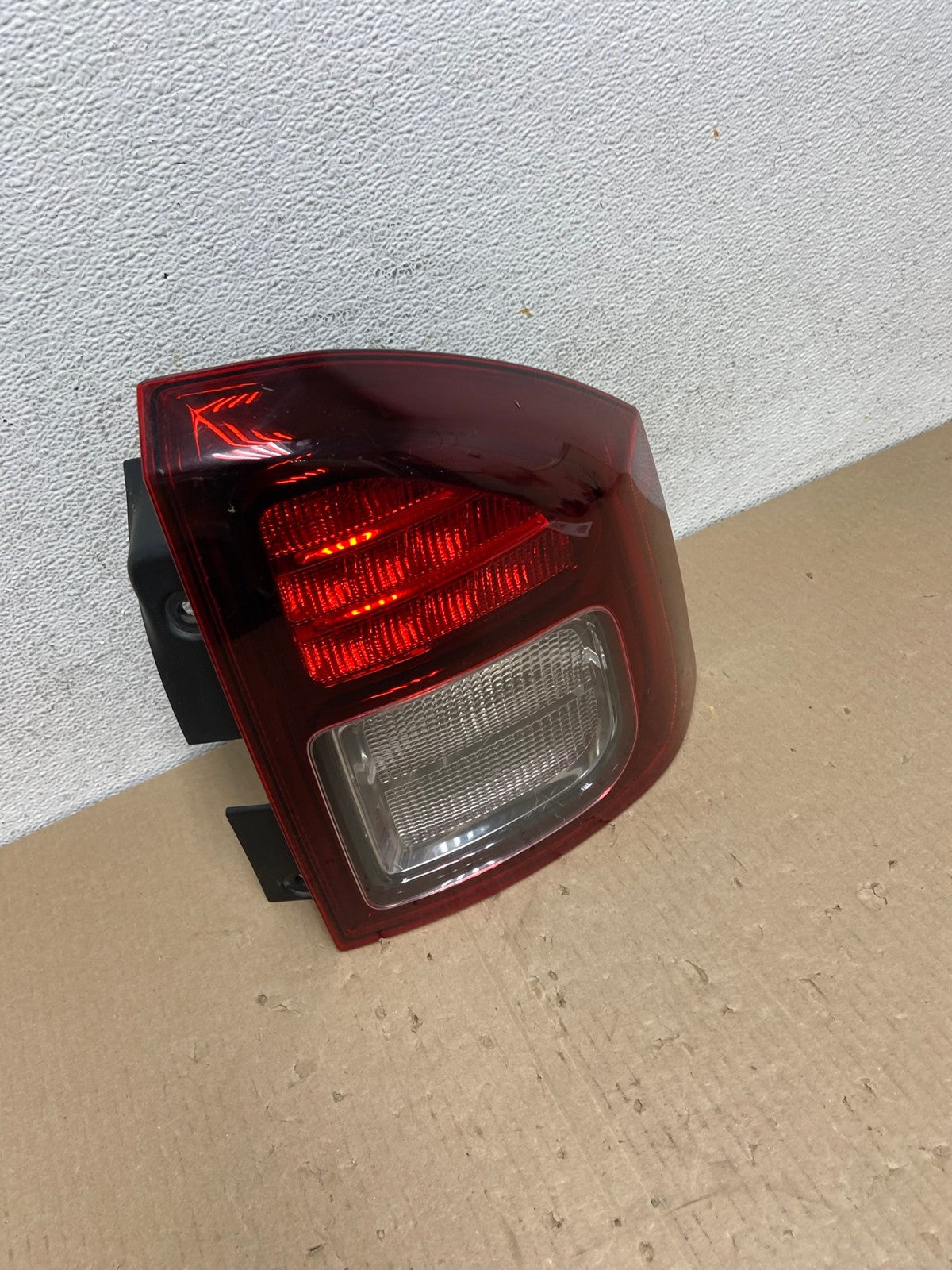 2014 - 2017 Jeep Compass Right Passenger Side Tail Light AE9565 LK2