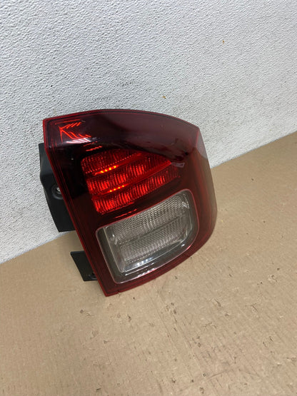 2014 - 2017 Jeep Compass Right Passenger Side Tail Light AE9565 LK2