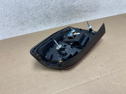 2000 to 2005 Cadillac Deville Left Driver Lh Side Tail Light AI1399 LK4