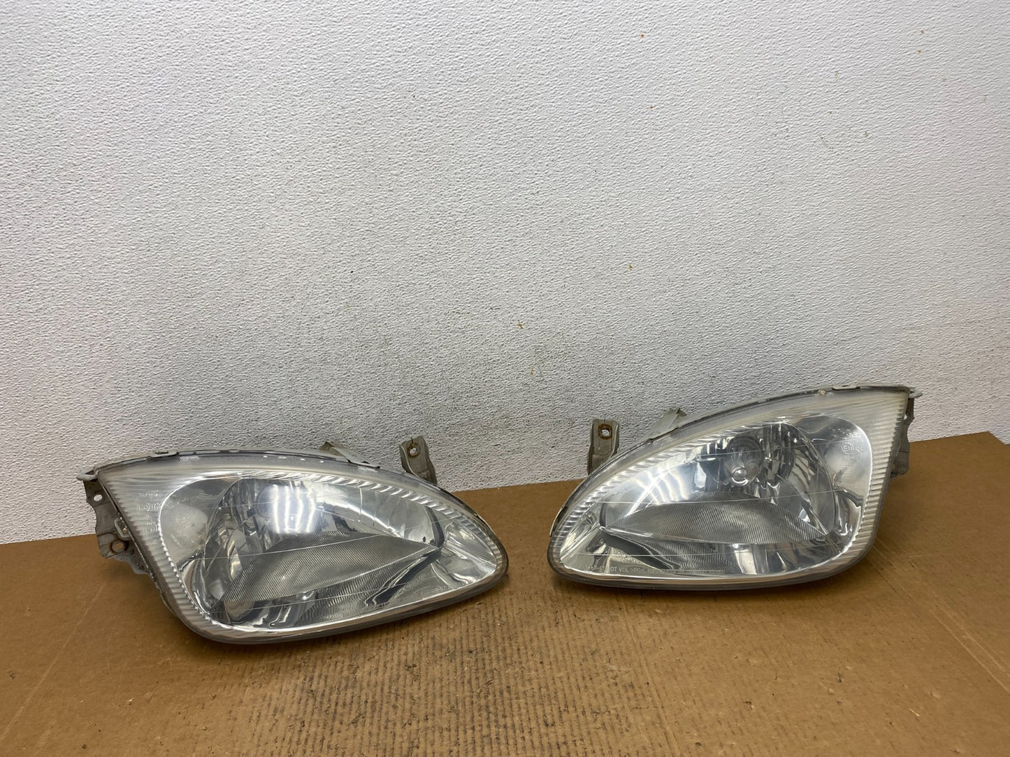 1999 2000 Hyundai Elantra Left+Right Side Headlights AE1245 DW0