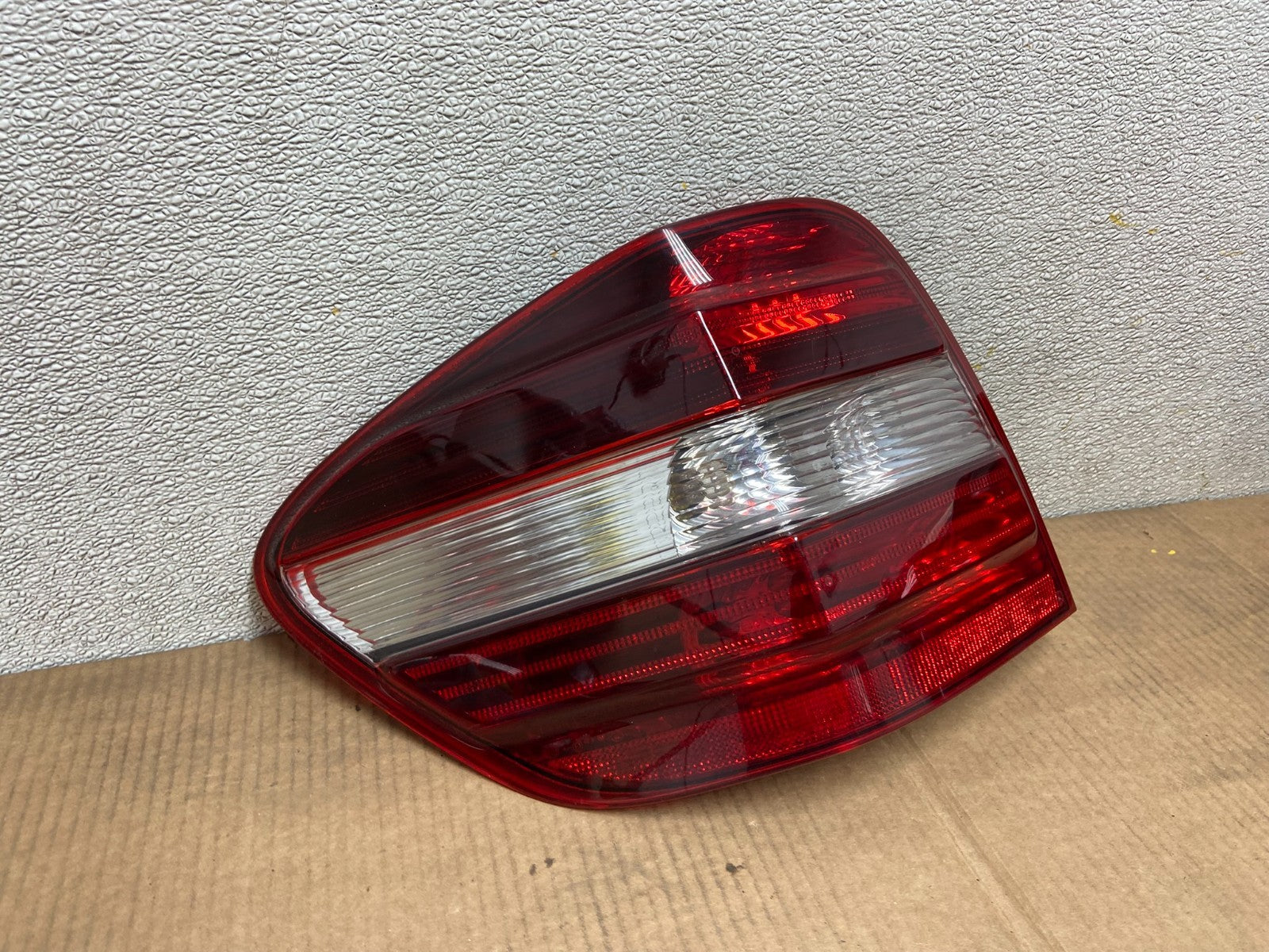 2009 to 2011 Mercedes ML350 ML-Class Left Driver Side Tail Light AA5279 DW2