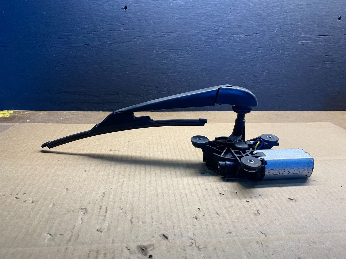 2012 - 2019 Fiat 500 Rear Wiper Motor Actuator Wiper Arm ab4114 DG1