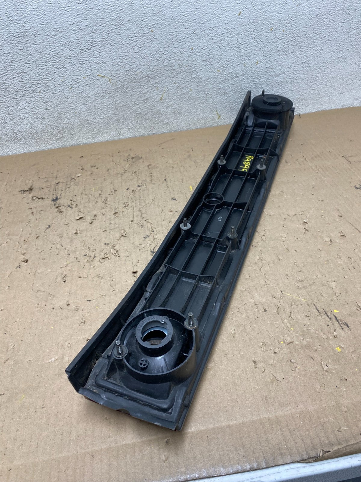 1995 to 1998 Mitsubishi 3000GT Rear Center Trunk Tail Light Panel R9899 DW8