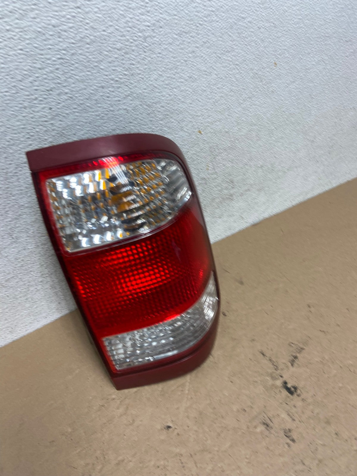 1999 to 2004 Nissan Pathfinder Right Passenger Rh Side Tail light AF4658 LK2