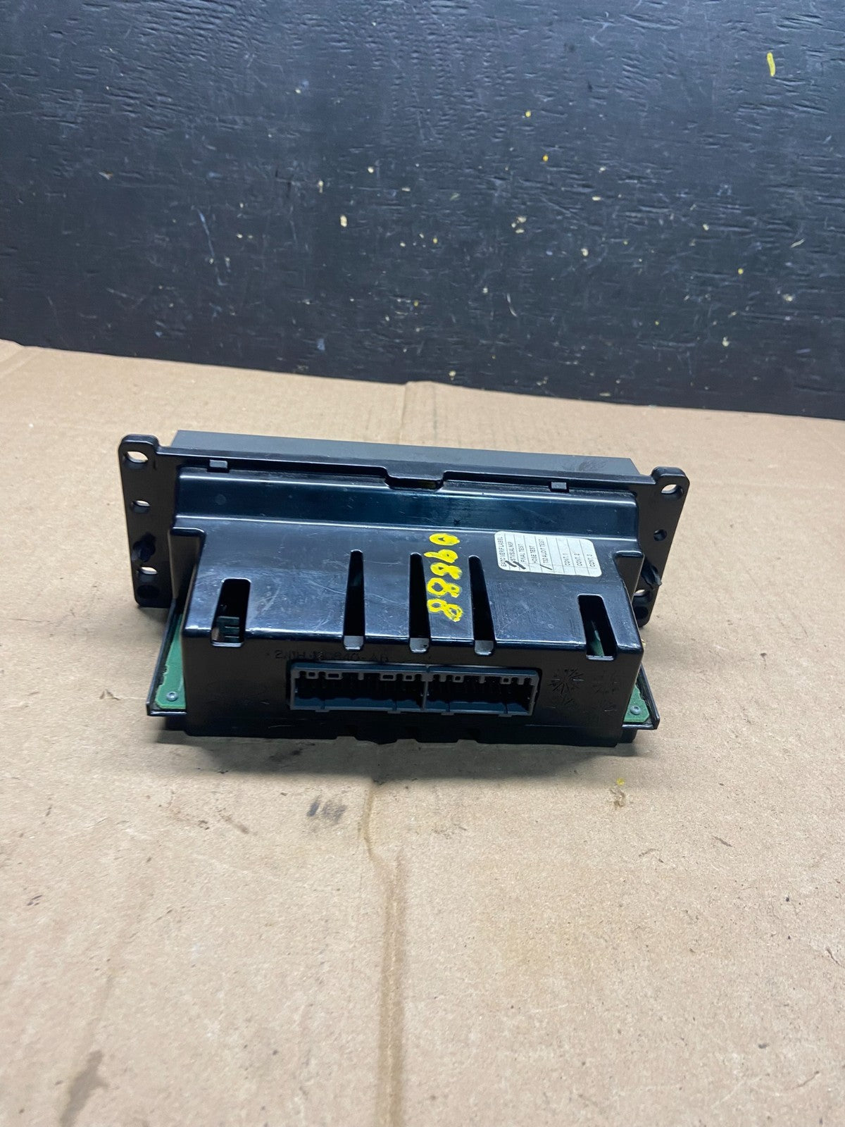 2003 to 2006 Lincoln Town Car OEM Climate Control Panel O9888 OEM DG3