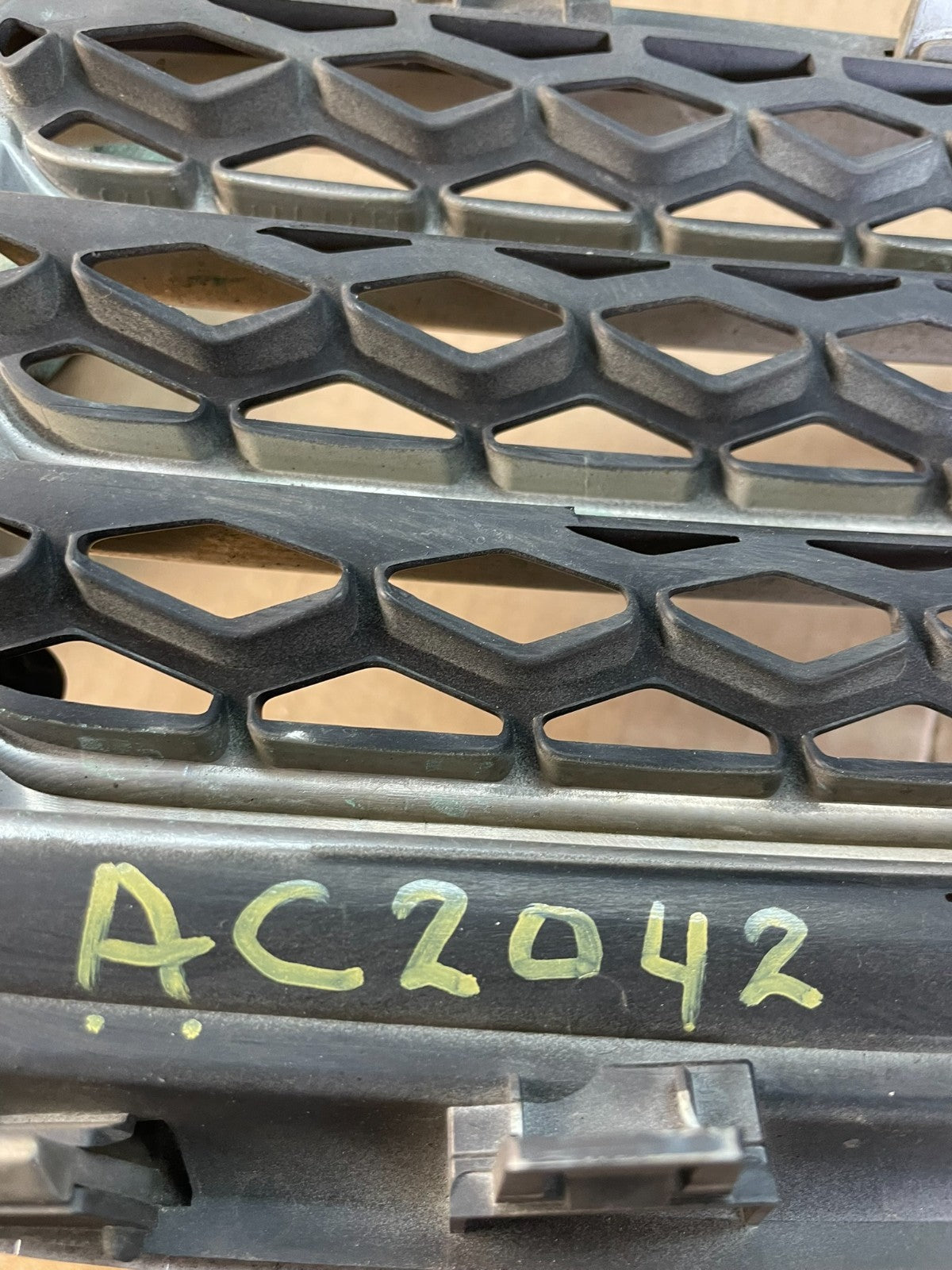 2009 to 2011 Nissan Maxima Front Upper Grill Grille 62070-9N00A AC2042 DG6