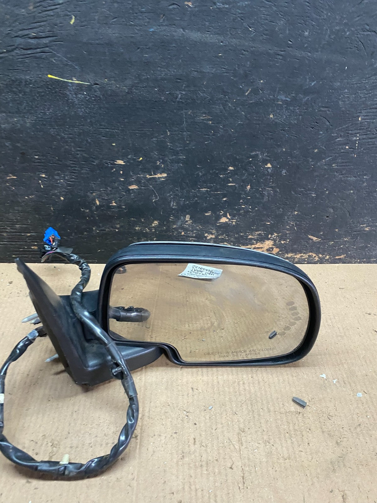 2003-2006 Chevrolet Tahoe Suburban Right Passenger Turn Door Mirror OEM T0250 DG8