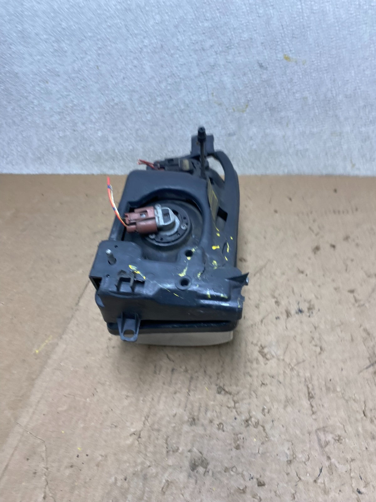 1992 1993 1994 Toyota Camry Right Passenger RH Halogen Headlight TYC W9354 DW7