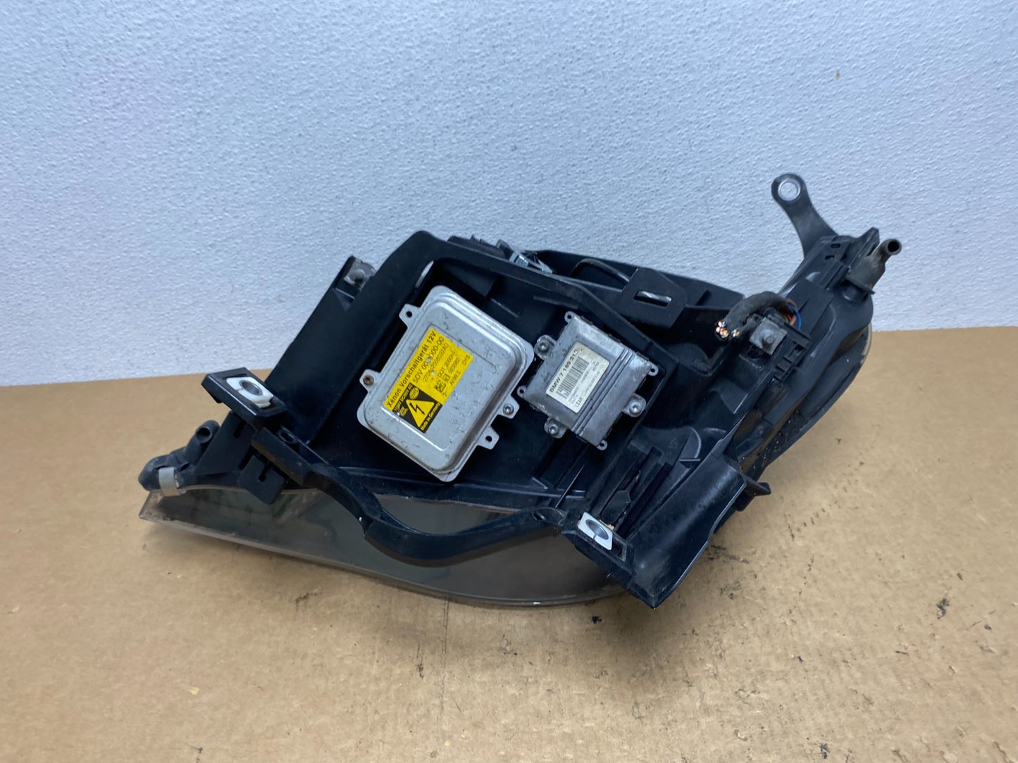 2004 to 2007 BMW 525i 5 Series Headlight Right Passenger Xenon AFS AC3537 DW8