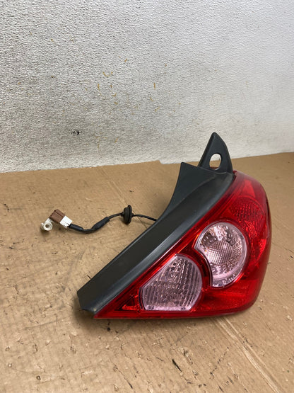 2007 - 2012 Nissan Versa Hatchback Right Passenger Side Tail Light AI5491 LK2