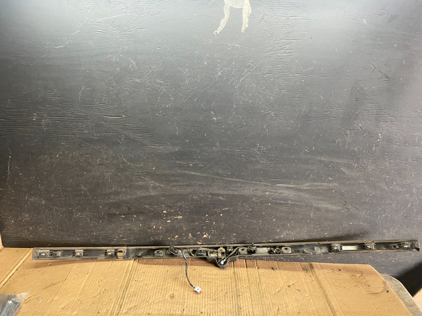 2016  2019 Ford Explorer Interceptor Rear Tailgate Molding With Camera S6024 DG4