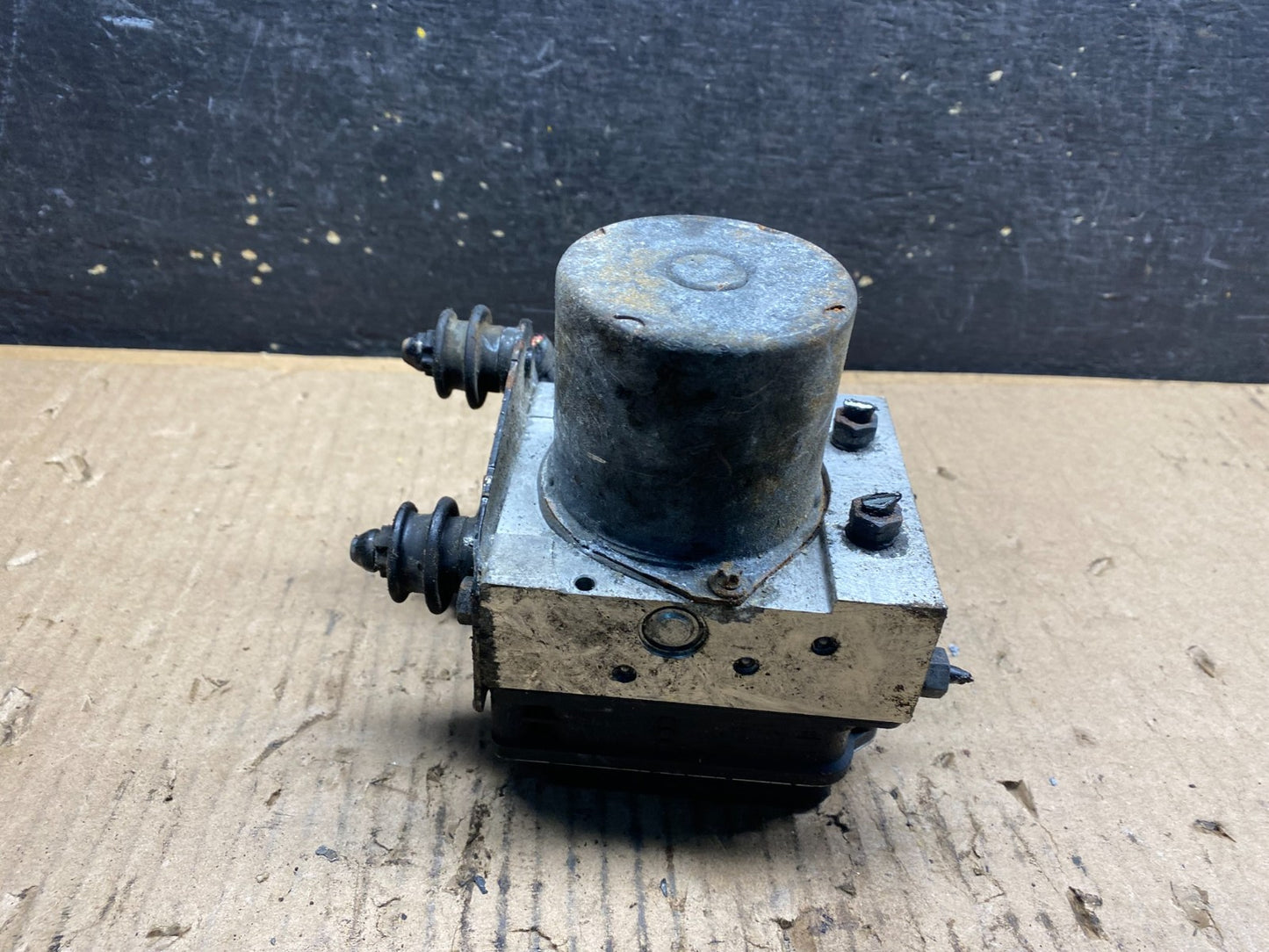 2009 to 2010 Audi A4 A5 ABS Anti-Lock Brake Pump 8K0907379AB OEM v0774 DG2