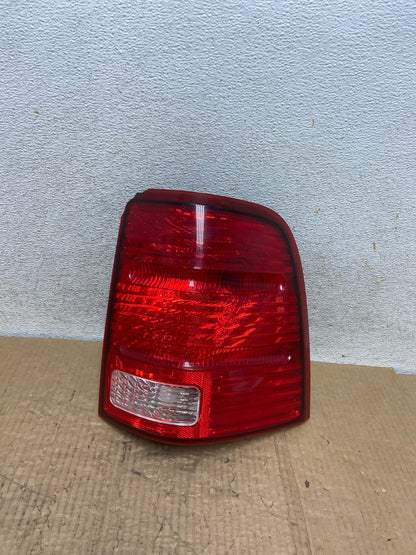 2002 to 2005 Ford Explorer Right Passenger Rh Side Tail light AI6863 LK0