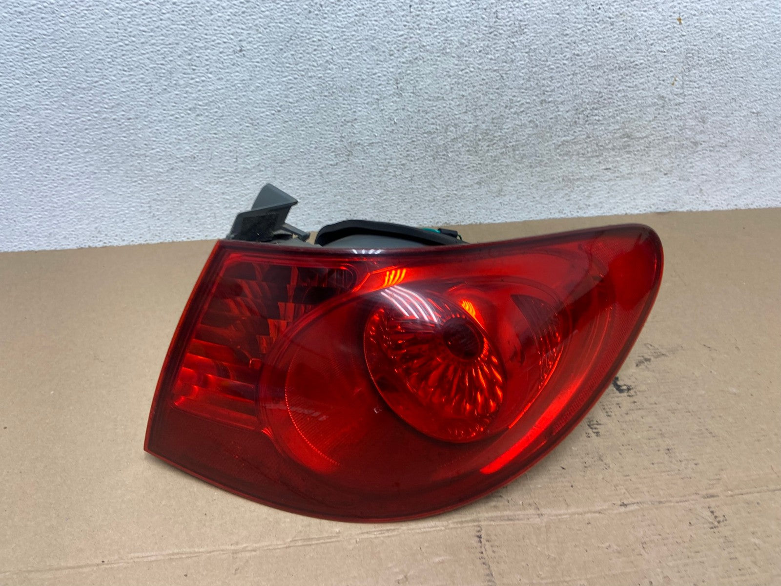 2007 to 2010 Hyundai Elantra Sedan Right Passenger Side Tail Light AF4444 LK0