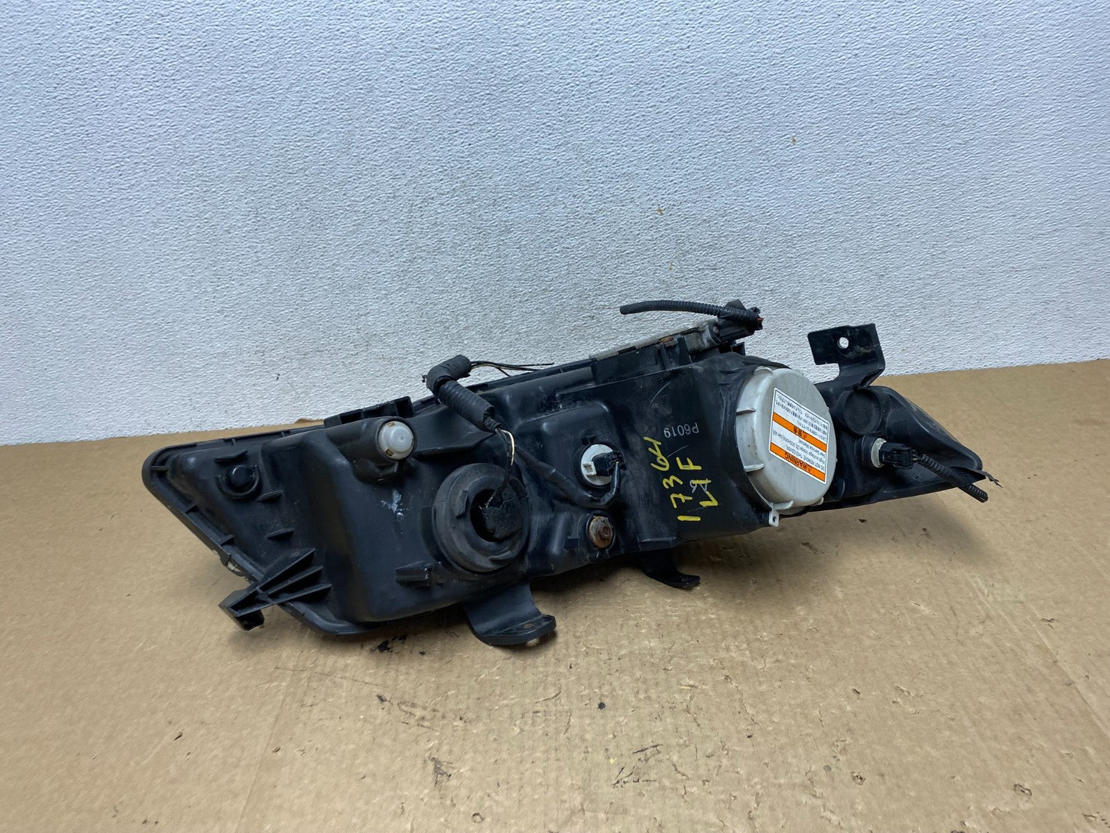 2004 to 2008 Acura TSX Left Driver Side Xenon HID Headlight AF9872 DW6