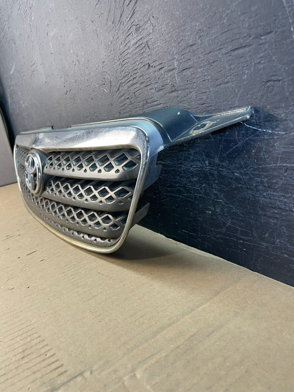 2005 to 2008 Toyota Corolla Front Upper Grill Grille Aftermarket AD5746 DG1