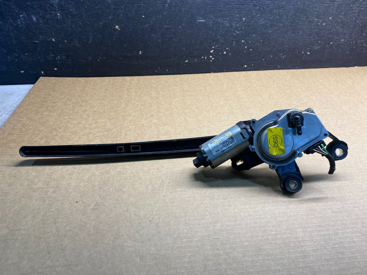 2007 to 2015 Audi Q7 Rear Windshield Washer Wiper Motor Z9030 DG5