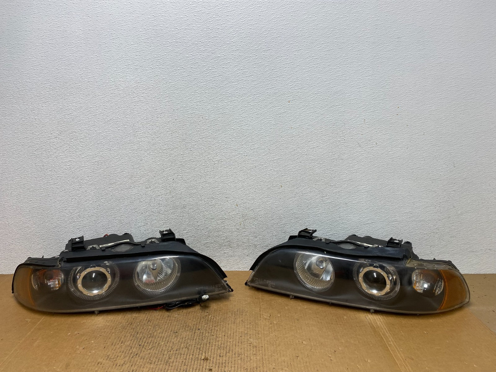 2001-2003 BMW E39 5 Series Left+Right Set LED Headlight AE1409 DG0